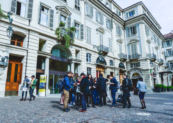 studenti biennale democrazia